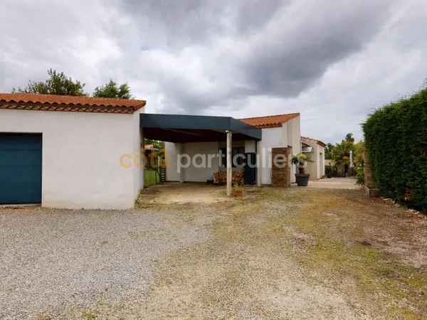 Maison de plain-pied 130 m² - 3 chambres - Terrain clos - Montrevert