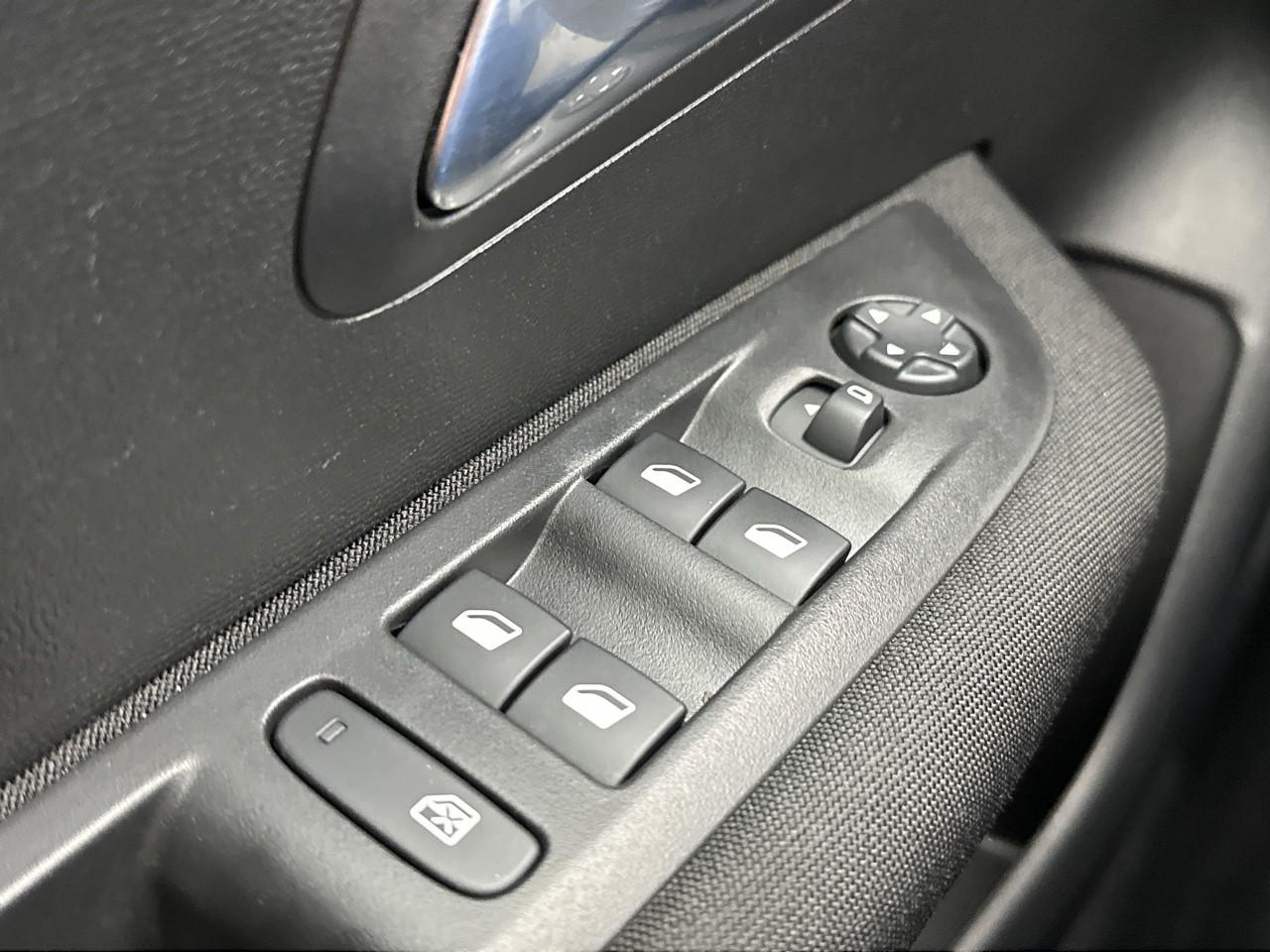 Peugeot 208 puretech 75 s&s bvm5 active — photo 15