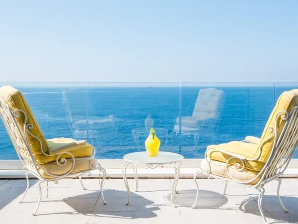 CAP DE NICE - APPARTEMENT 3 PIECES DE 83M² A VENDRE - PIEDS DANS L'EAU - TERRASSE - VUE MER PANORAMI