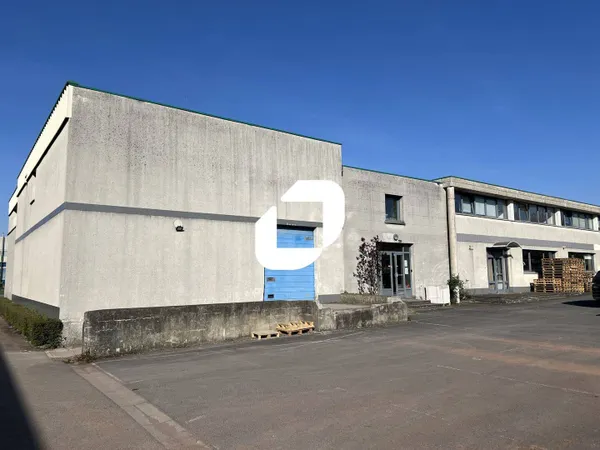 Local d'activité 1250 m²