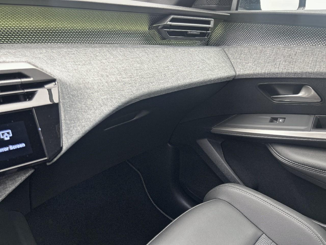 Peugeot 3008 hybrid 145 e-dcs6 gt — photo 28