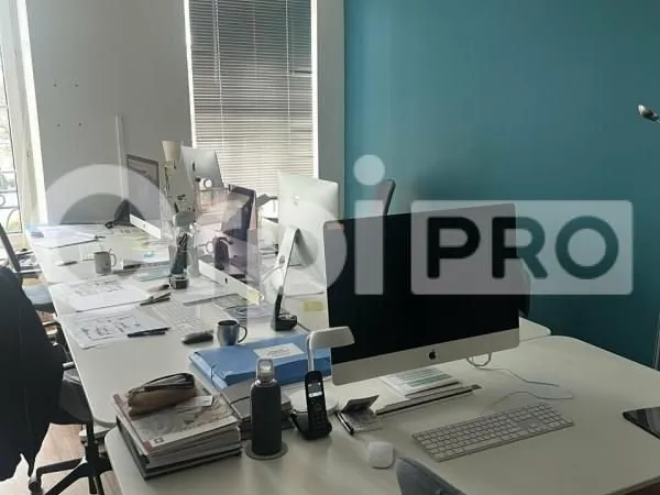 Bureau 450 m²