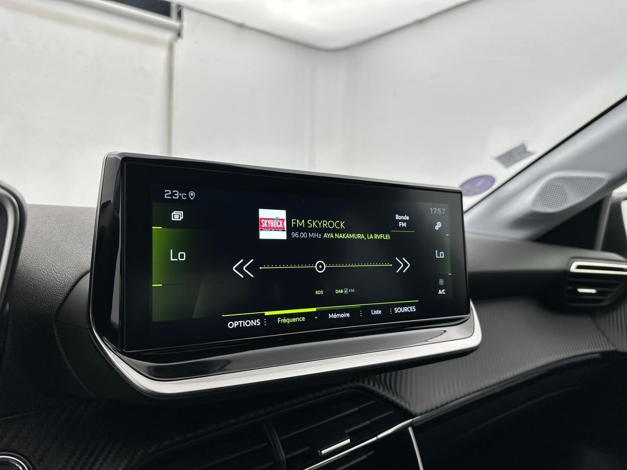 Peugeot 208 puretech 100 s&s eat8 allure pack — photo 22