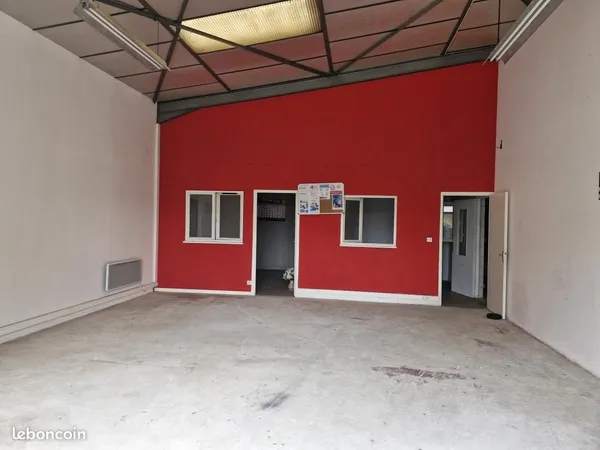 Local d'activité 255 m²