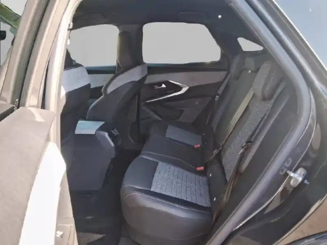 Peugeot 3008 electrique 210 ch 73 kwh — photo 12