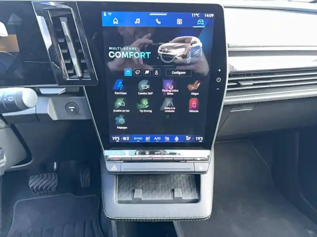 Renault Megane e-tech 220 ch autonomie confort gsr2 — photo 12