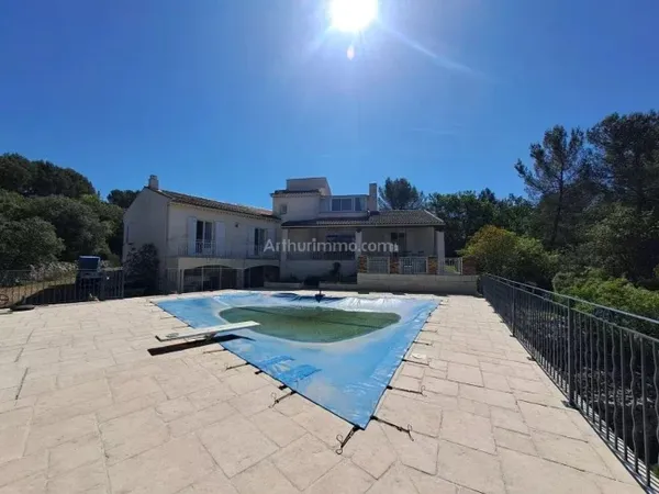 Maison 8 pièces 250 m²