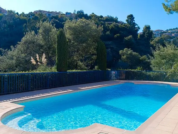 Superbe deux pièces climatisé avec garage vue panoramique