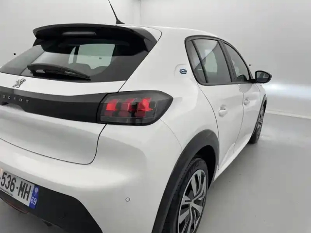 Peugeot 208 electrique 50 kwh 136 — photo 95