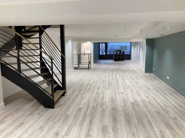 Local d'activité 3 pièces 265 m²