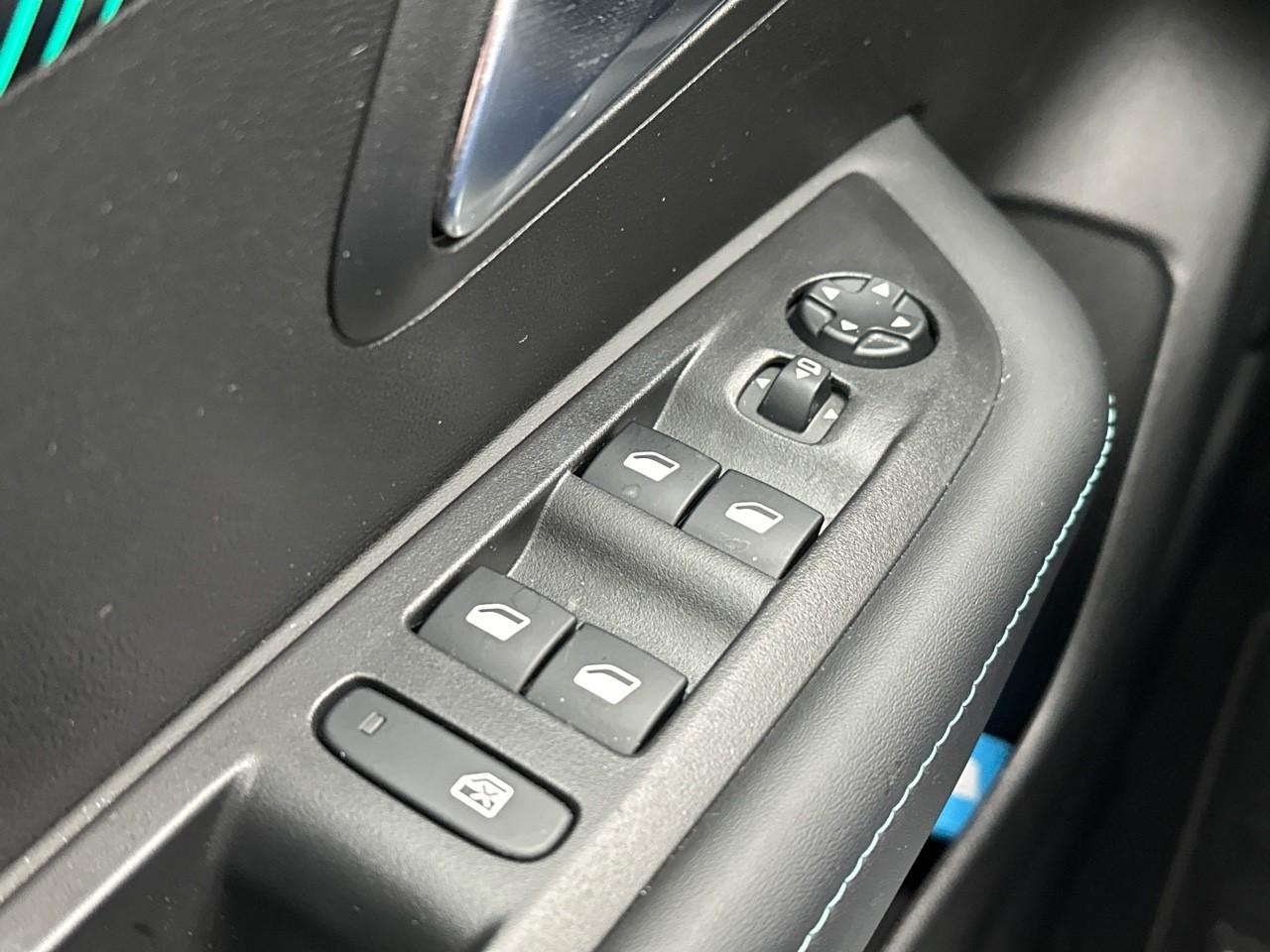 Peugeot 208 puretech 100 s&s bvm6 allure — photo 17