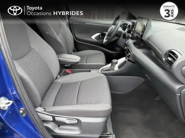 Toyota Yaris 116h design 5p my22 — photo 6