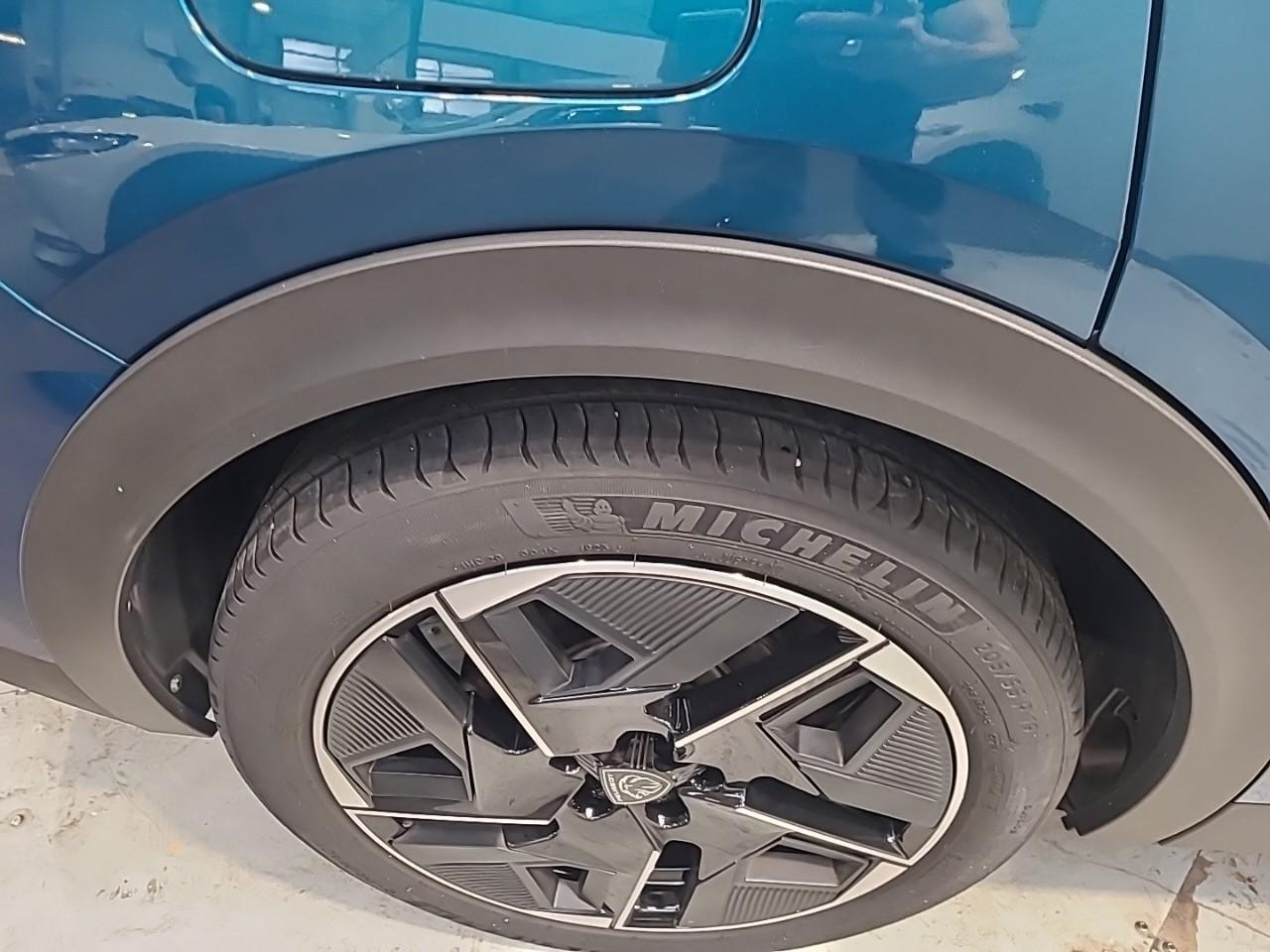Peugeot 408 puretech 130 ch s&s eat8 gt — photo 31