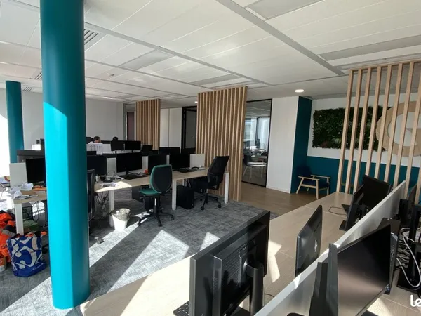 Bureau tout inclus avec balcon, secrétariat & café - Saint-Denis (RER B/D, M14)