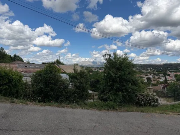 Terrain 900 m²