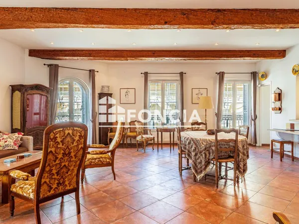 Toulon - Place de l'Opéra Superbe Appartement Haussmannien de 112 m² avec balcon et grands volumes