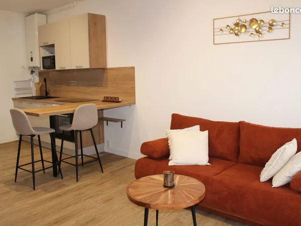 Appartement meublé de 44 m² avec extérieur et abri voiture - Proche École des Mines