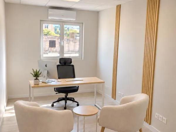 BUREAU récent 11m2 - parkings - LA VALETTE DU VAR