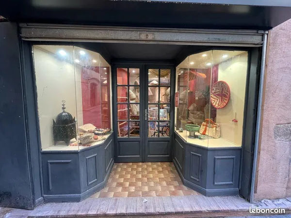Local commercial centre historique