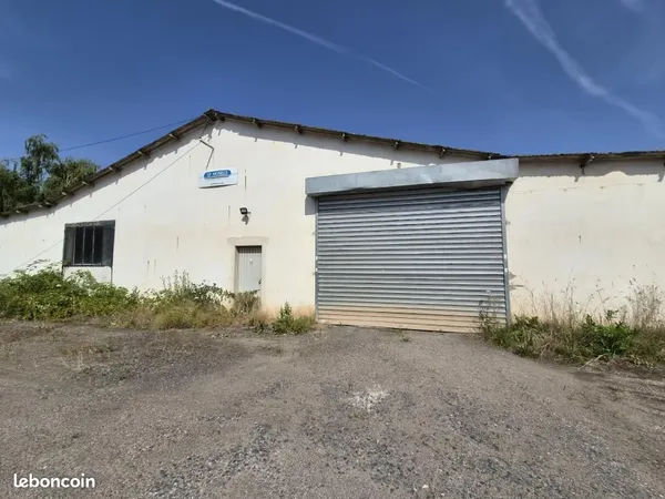 Local d'activité 700 m²