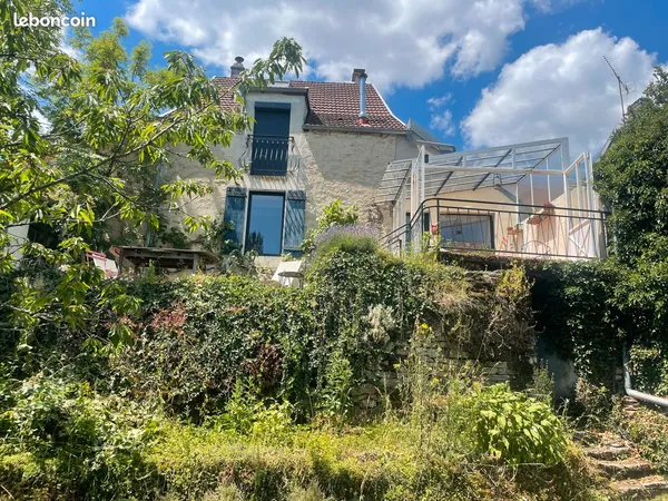Chambre à la semaine dans petite maison de campagne
