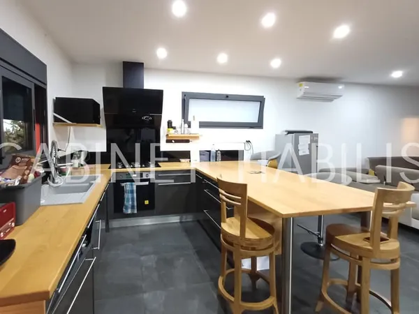 A LOUER - MAISON F4 MEUBLEE D'ENVIRON 89 m2 - SAINT-LOUIS -