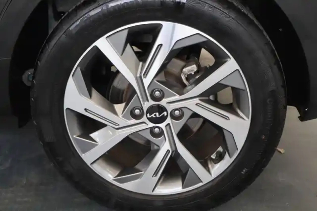 Kia Stonic 1.0 t-gdi 100 ch dct7 — photo 18