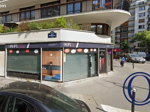 Local 105 m² Paris
