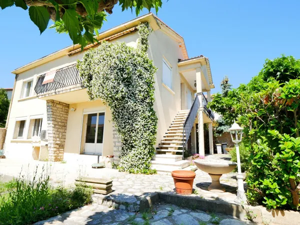 Maison 7 pièces 151 m²