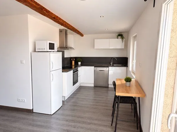 T3 de 53 m² avec terrasse de 27 m² - Lançon-Provence - 850 CC