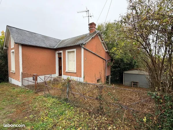 Petite maison 48 m2 avec garage indépendant atelier et grand jardin saint florent sur cher 18400