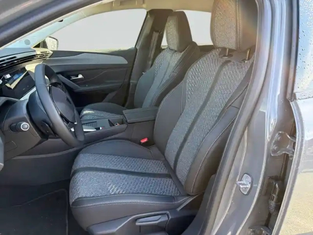 Peugeot 308 hybrid 145 e-dcs6 — photo 31