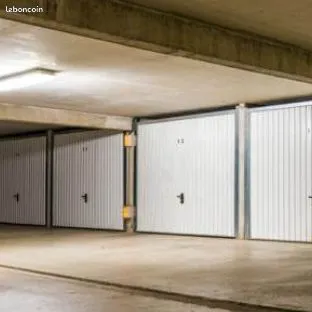 Location box fermé - quartier minelle