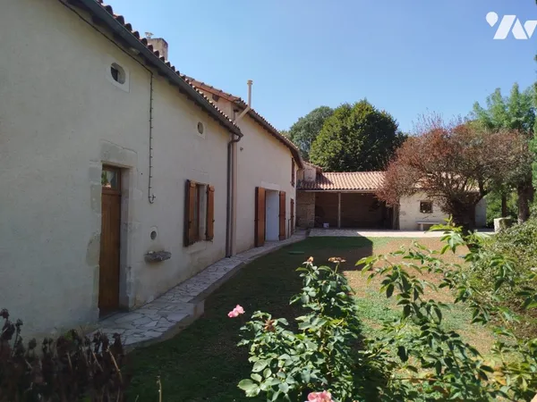 Maison 8 pièces 242 m²