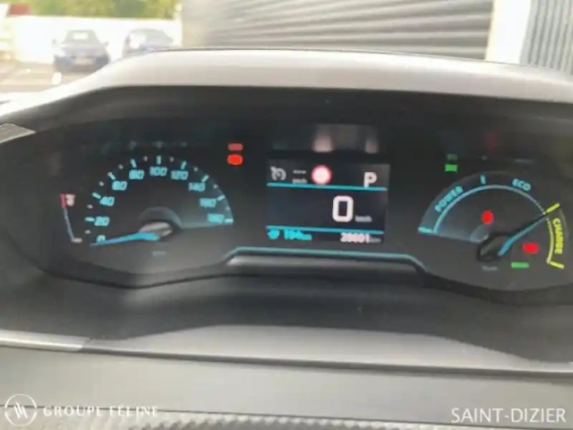 Peugeot 2008 e- 136ch style — photo 15