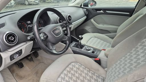 Audi A3 Berline 1.6 TDI 110 - Attraction – 2015 – 153772 km – Diesel – Boîte Manuelle — photo 14