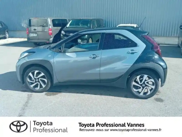 Toyota Aygo X 1.0 vvt-i 72ch design my24 — photo 2