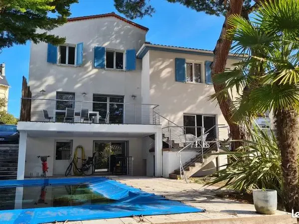 Royan Parc Villa rénovée, piscine, 245 m², plage 200 m