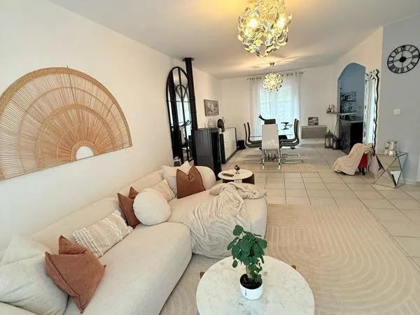 Maison 3 chambres avec garage et 2 terrasses - Pocé-sur-Cisse