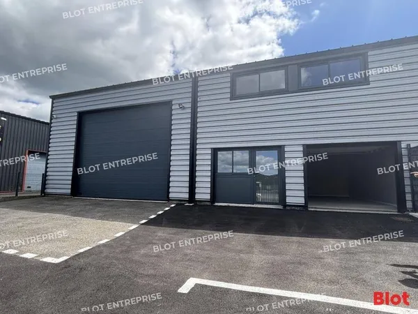 Entrepôt 196 m²