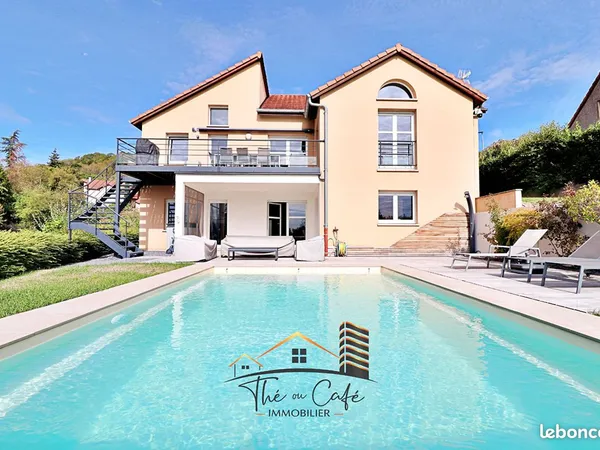 Propriété 7 pièces 245 m²