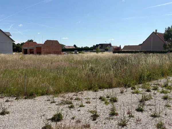 Terrain constructible 1 861 m² - Permis obtenu - Divisible