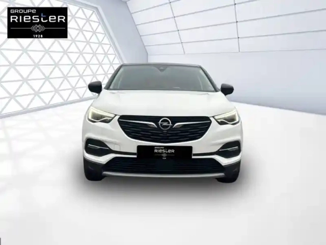 Opel Grandland X hybrid 225 ch bva8 — photo 2