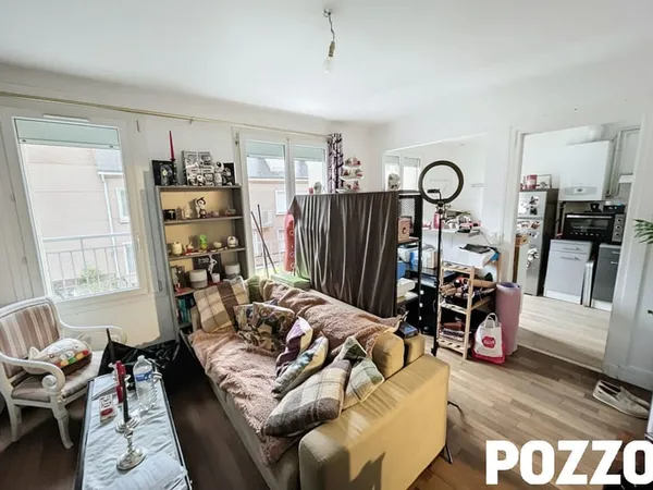 Exclusivité -Centre-ville de VIRE- appartement F2 loué