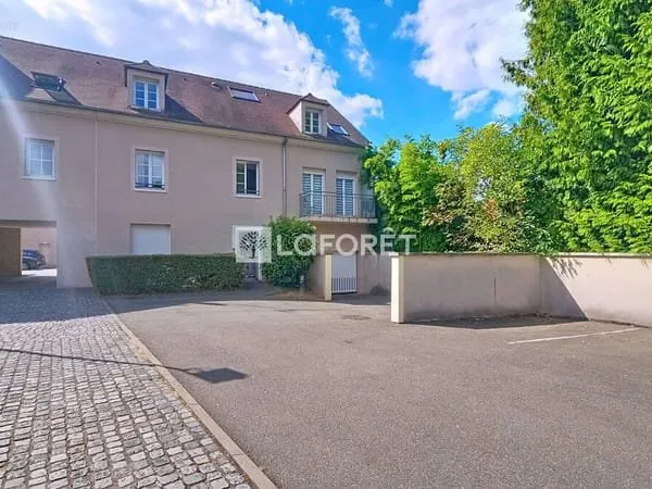 Exclusivité Laforêt - CENTRE LUZARCHES - 3 pièce(s) - 51.73 m2 - 2ème étage - Box privatif