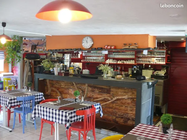 Restaurant en bord de Seine - Clientèle fidèle - Excellente réputation