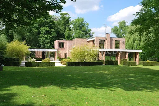 Maison 10 pièces 392 m²