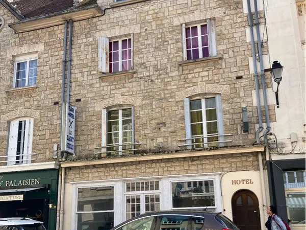 Falaise centre - ancien hôtel-restaurant à fort potentiel - division possible