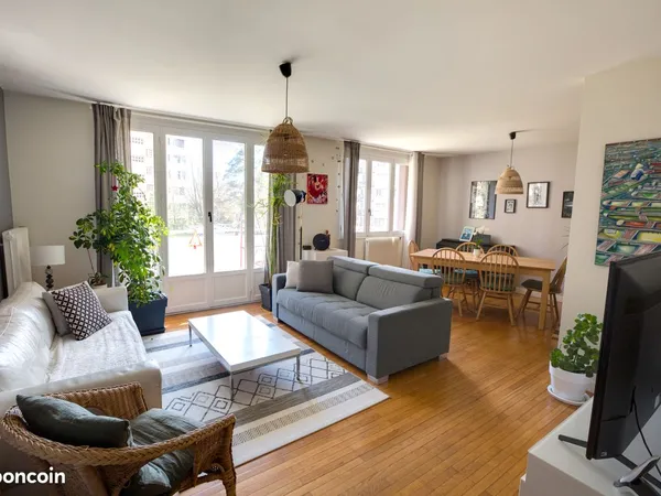 Appartement F3 issu d'un ancien F4