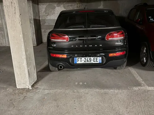 Parking sous sol rue des stations